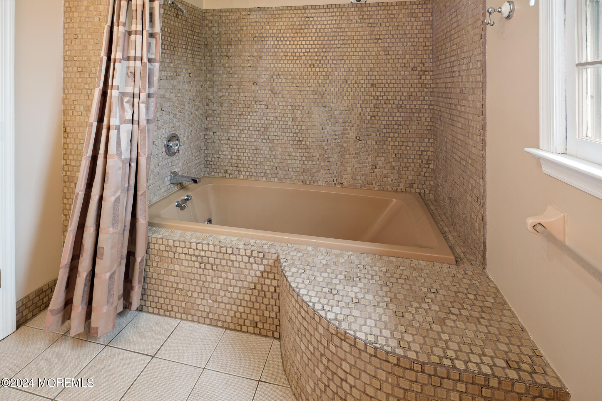 362 Elton Adelphia Road Freehold, NJ 07728 - Photo 26 of 38 a bathroom with a bathtub