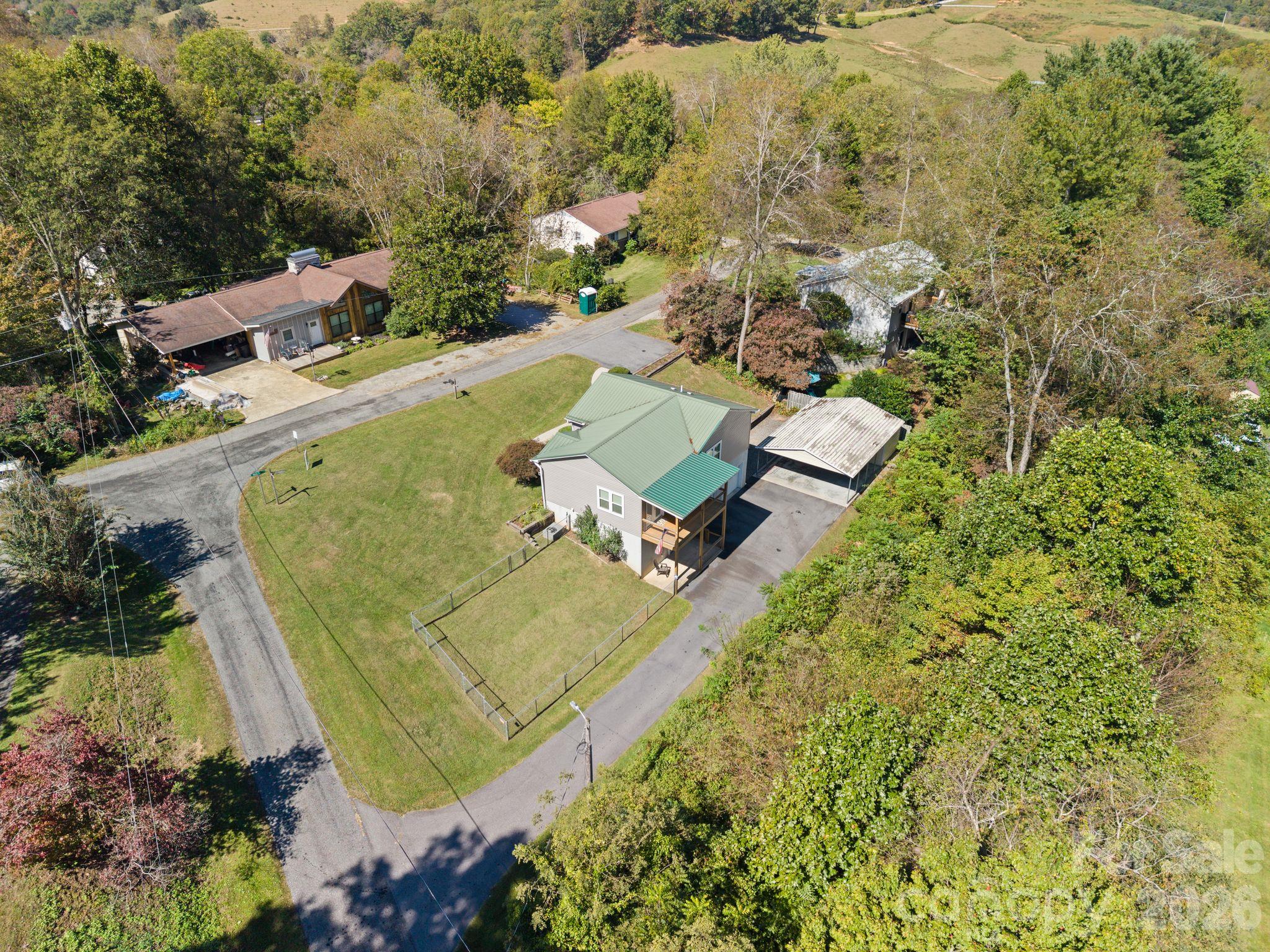 74 Ridgeline Road Clyde, NC 28721 - Photo 33 of 36 Gallery Image 33