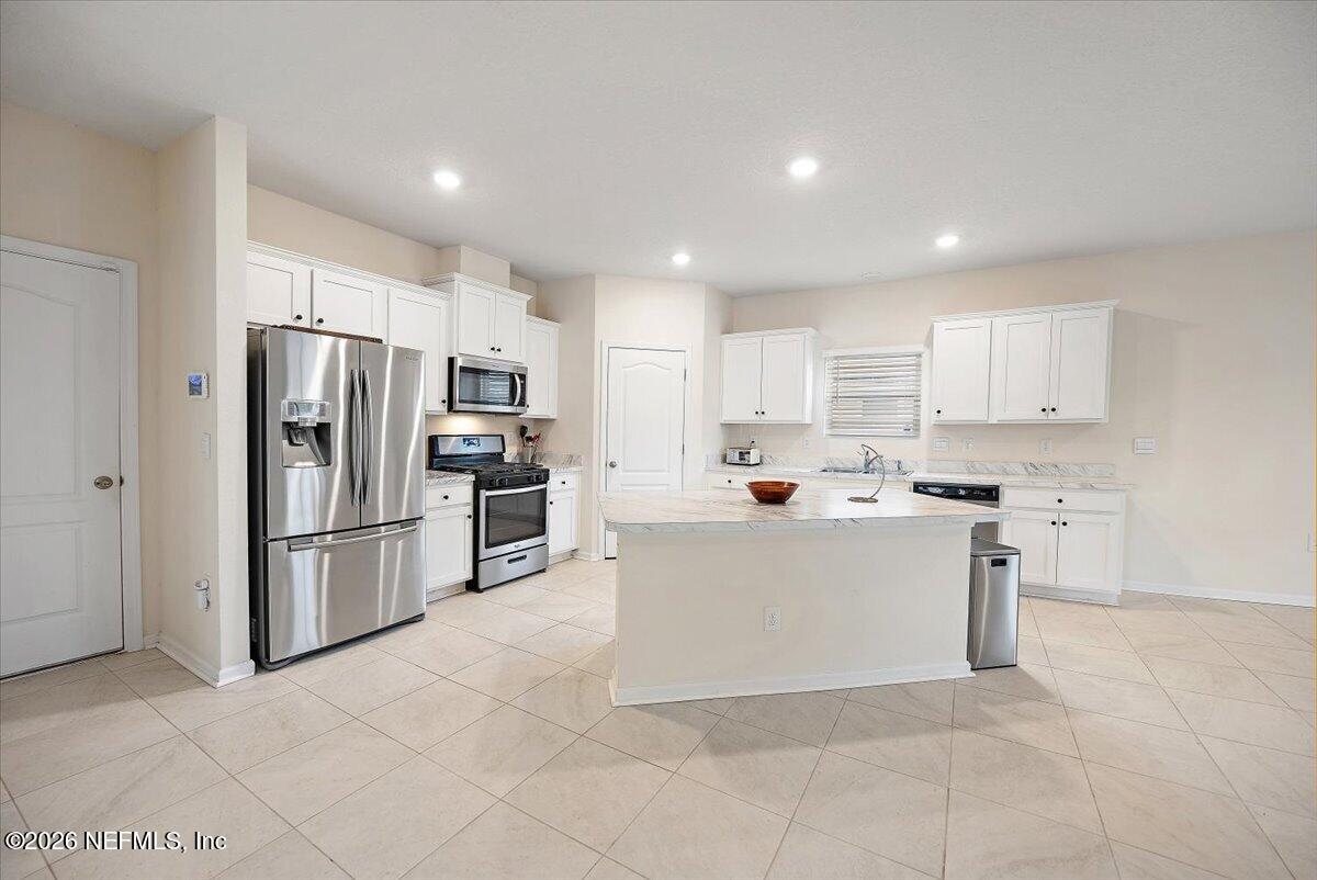 218 Caminha Circle St. Augustine, FL 32084 - Photo 10 of 28 10-Kitchen
