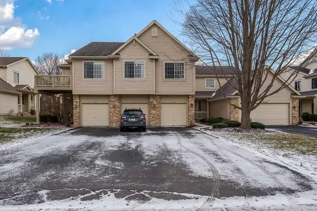 $165,000 | 6339 Commonwealth Drive, Loves Park, IL 61111