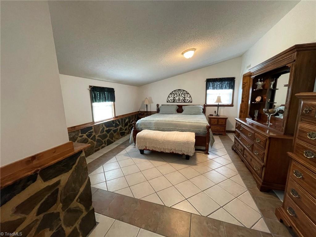 2161 Volunteer Road Pinnacle, NC 27043 - Photo 15 of 37