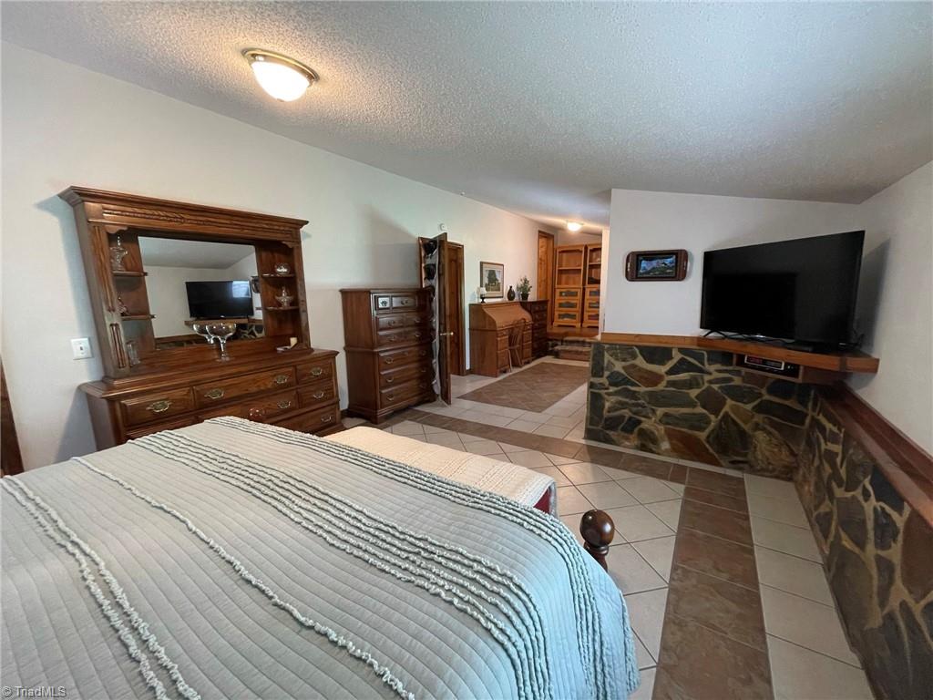 2161 Volunteer Road Pinnacle, NC 27043 - Photo 17 of 37