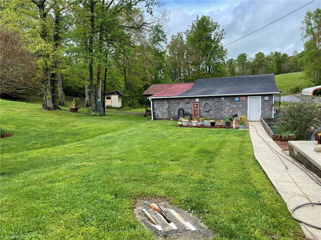 2161 Volunteer Road Pinnacle, NC 27043 - Photo 27 of 37