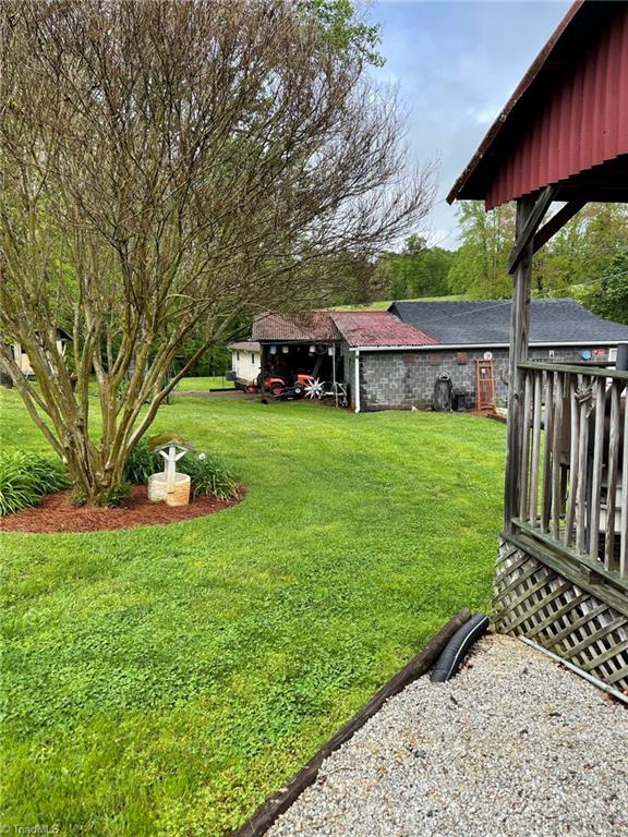 2161 Volunteer Road Pinnacle, NC 27043 - Photo 28 of 37