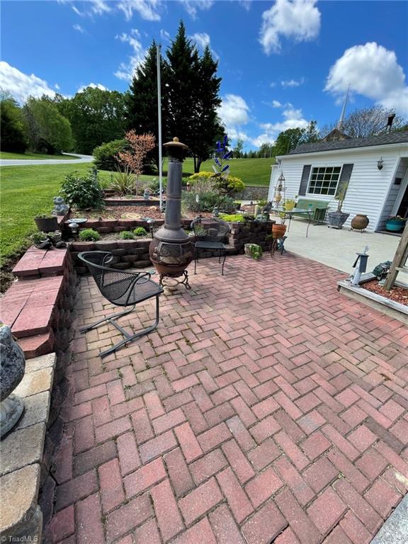 2161 Volunteer Road Pinnacle, NC 27043 - Photo 30 of 37