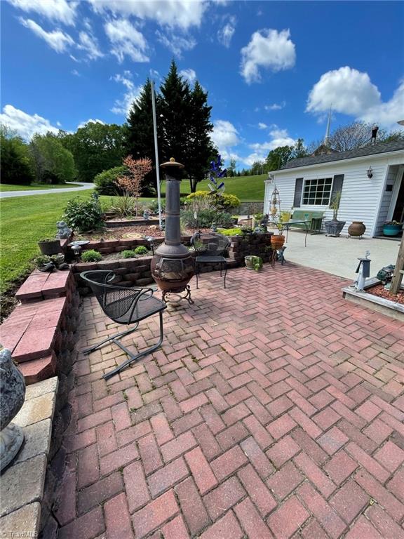2161 Volunteer Road Pinnacle, NC 27043 - Photo 31 of 37