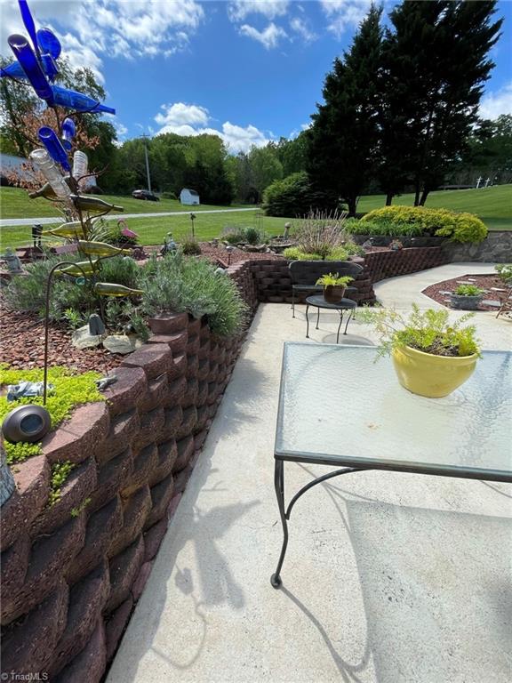 2161 Volunteer Road Pinnacle, NC 27043 - Photo 33 of 37