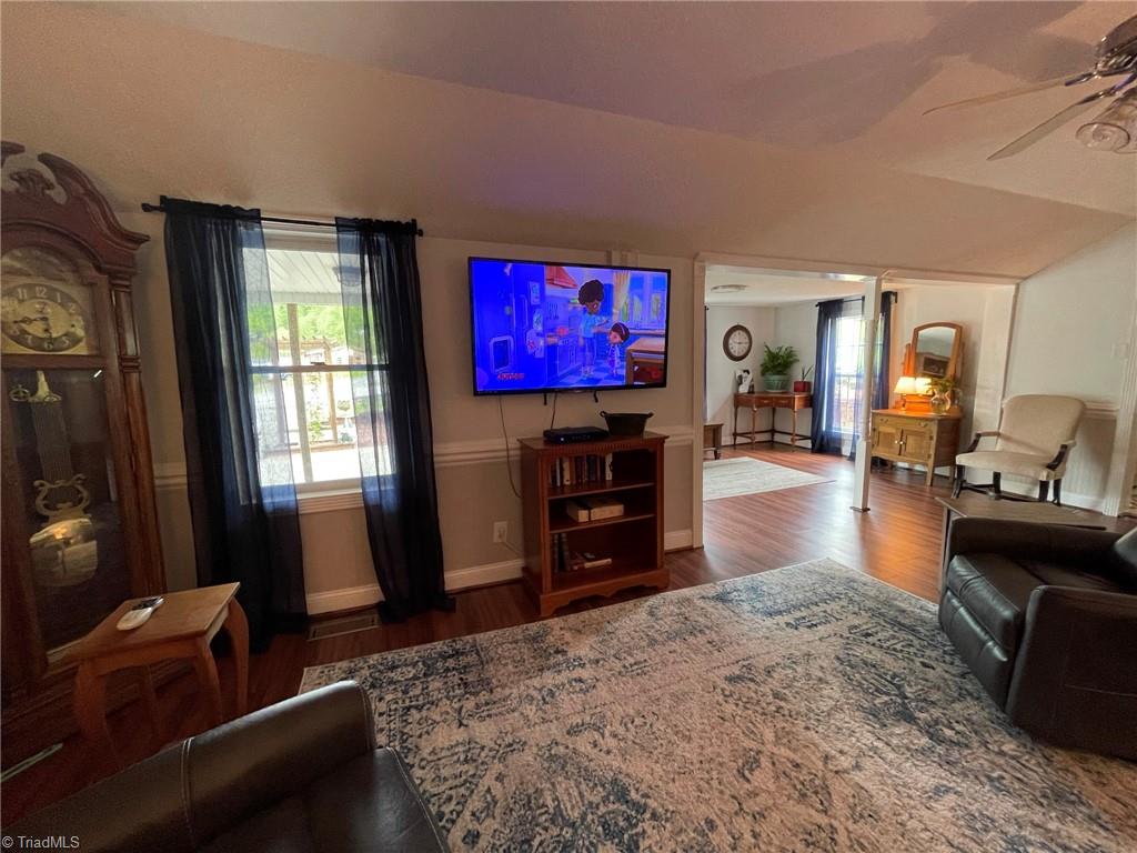 2161 Volunteer Road Pinnacle, NC 27043 - Photo 8 of 37