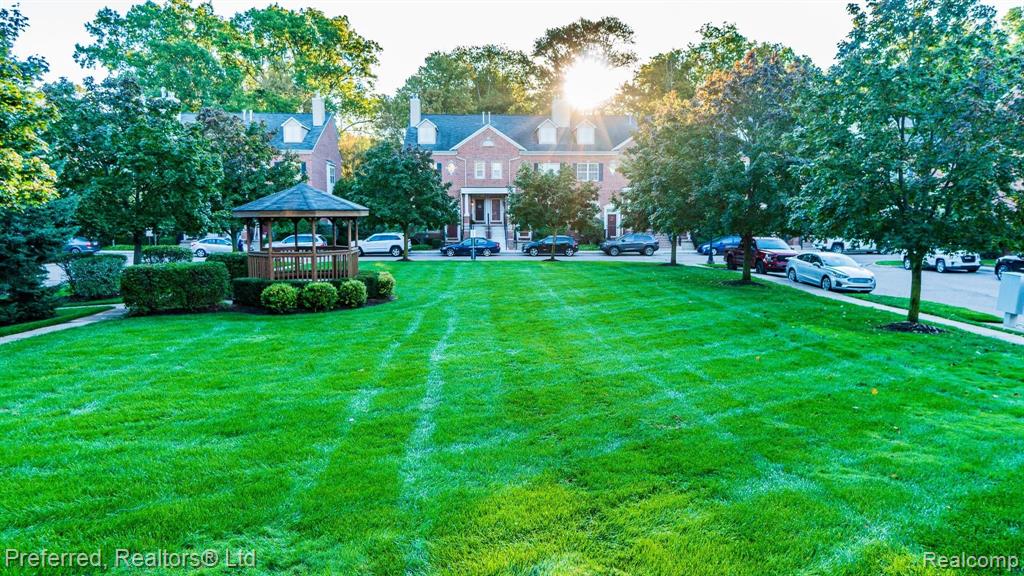 16928 Farmington Road Livonia, MI 48154 - Photo 23 of 28