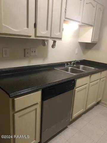 $700 | 109 Rue Royale, Unit A, Lafayette, LA 70507