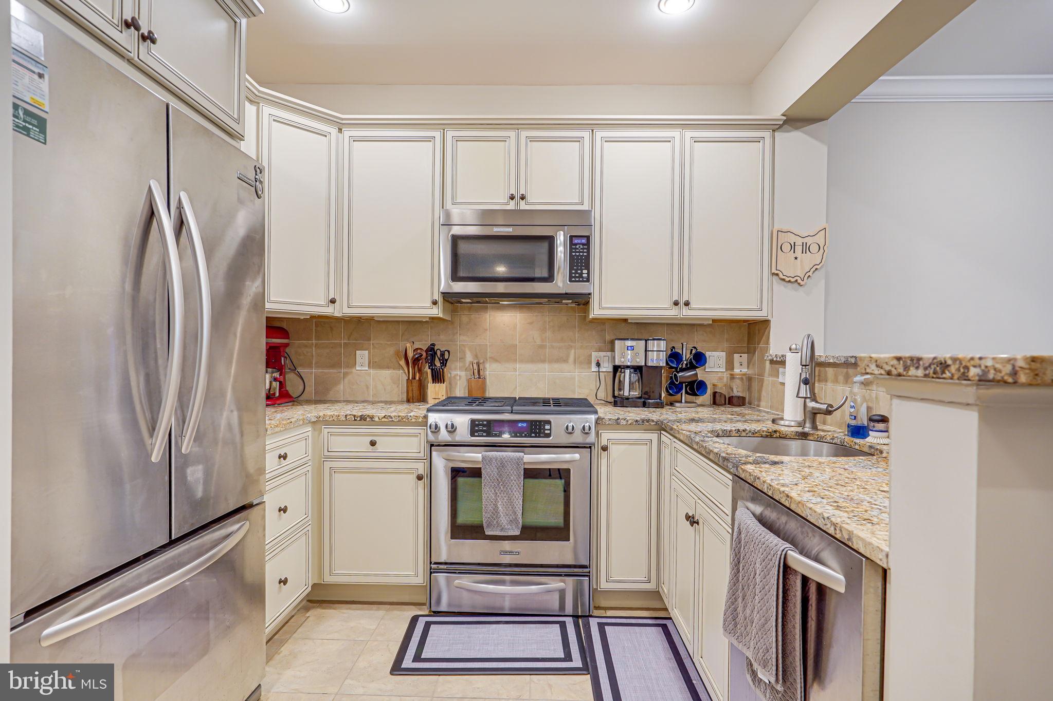 12000 Market Street, Unit 216 Reston, VA 20190 - Photo 3 of 17 Kitchen