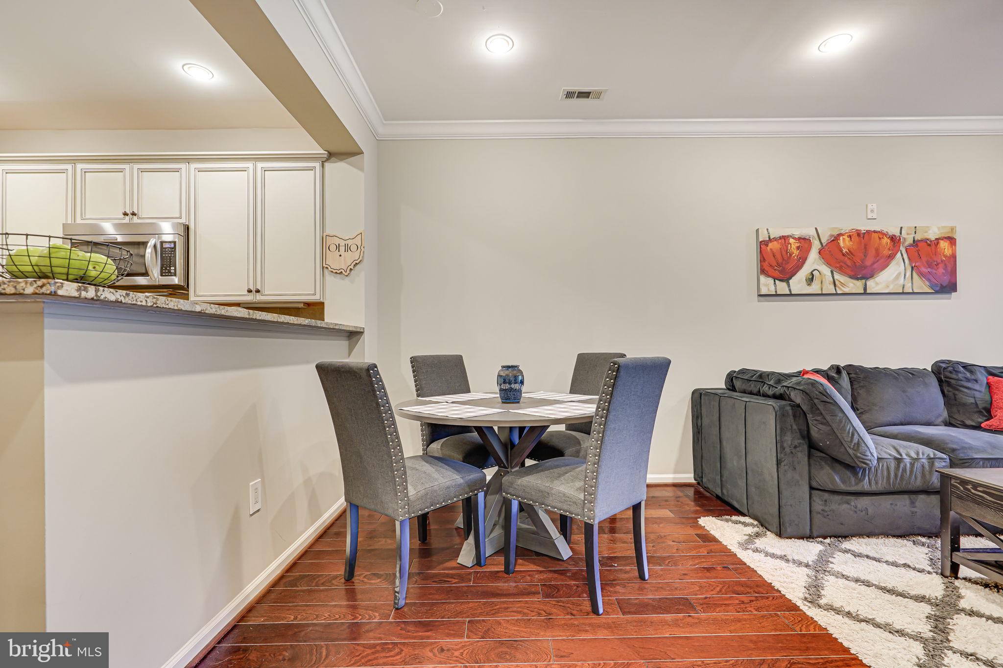 12000 Market Street, Unit 216 Reston, VA 20190 - Photo 6 of 17 Dining space
