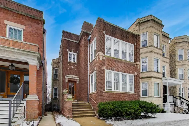 $875,000 | 2245 West Giddings Street, Chicago, IL 60625