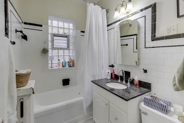 $875,000 | 2245 West Giddings Street, Chicago, IL 60625