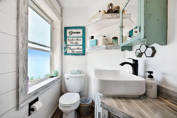 $649,500 | 3756 North Shore Road, La Pointe, WI 54850