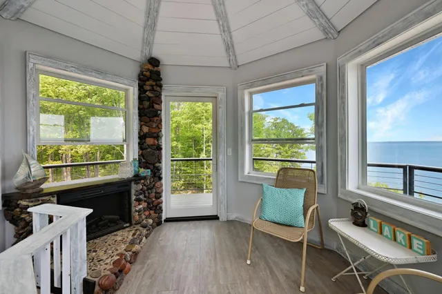 $649,500 | 3756 North Shore Road, La Pointe, WI 54850