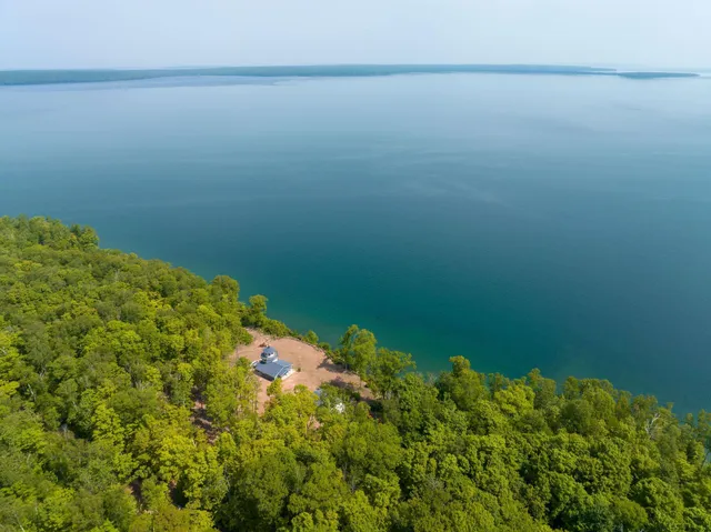 $649,500 | 3756 North Shore Road, La Pointe, WI 54850