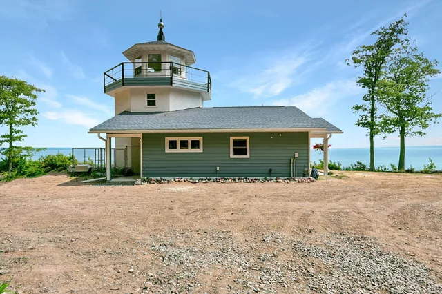 $649,500 | 3756 North Shore Road, La Pointe, WI 54850