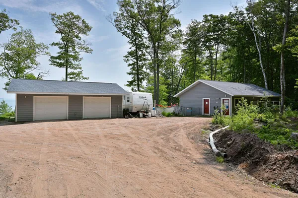 $649,500 | 3756 North Shore Road, La Pointe, WI 54850