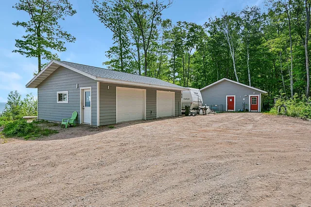 $649,500 | 3756 North Shore Road, La Pointe, WI 54850