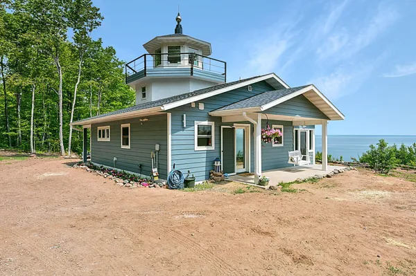 $649,500 | 3756 North Shore Road, La Pointe, WI 54850