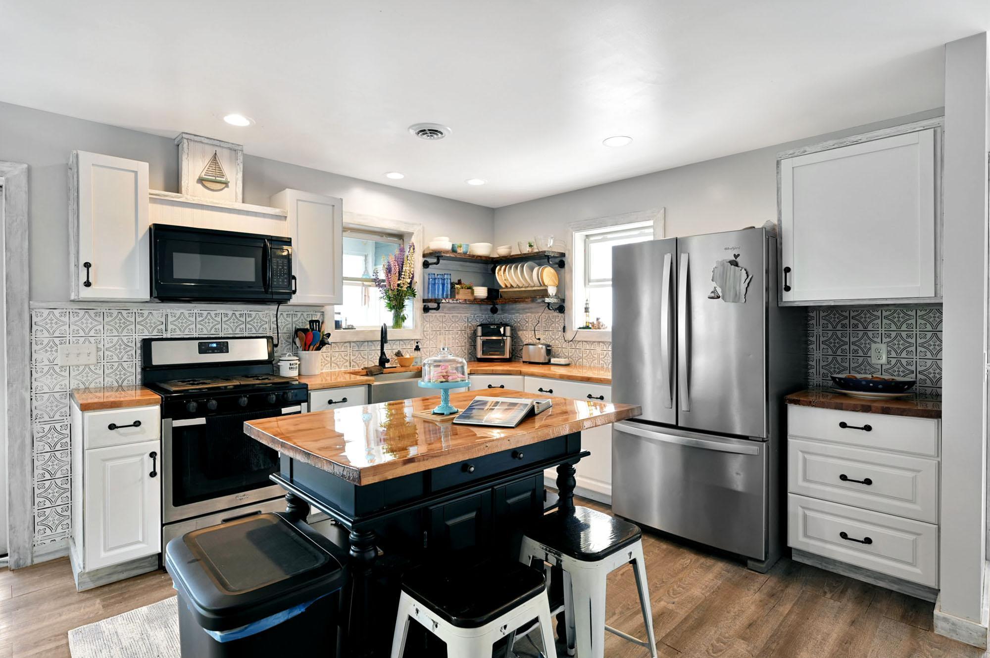 3756 North Shore Road La Pointe, WI 54850 - Photo 4 of 40