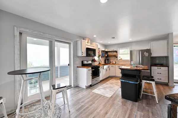 $649,500 | 3756 North Shore Road, La Pointe, WI 54850