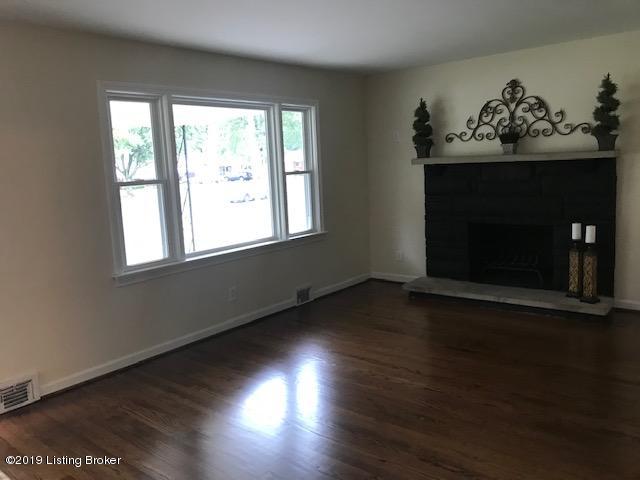4202 Dover Road Louisville, KY 40216 - Photo 2 of 29 IMG_4389