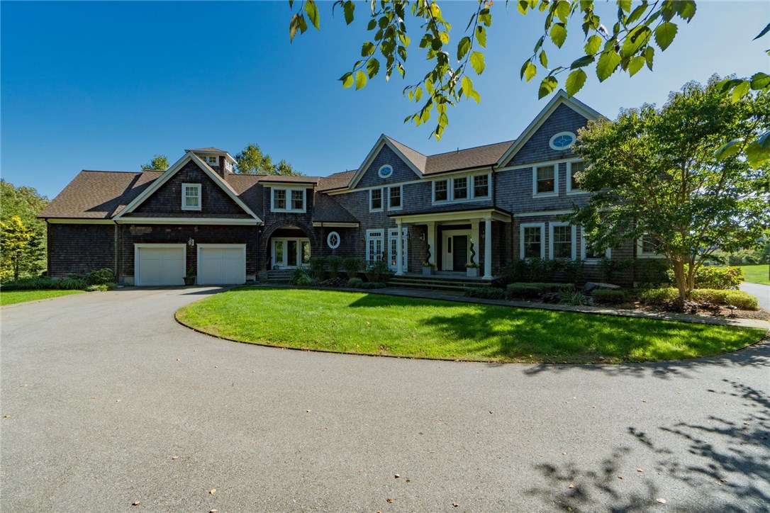 136 Eastover Road Portsmouth, RI 02871 - Photo 3 of 37 Gallery Image 3