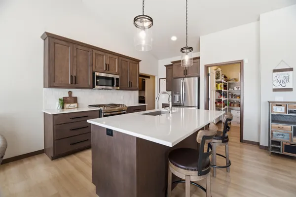 $549,900 | 2875 East Turquoise Lane, Appleton, WI 54913