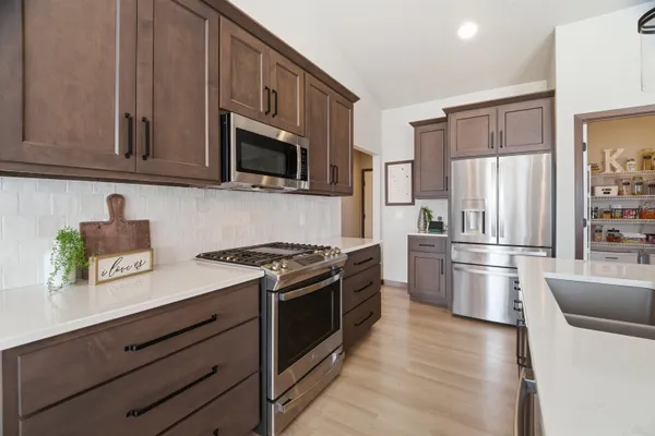 $549,900 | 2875 East Turquoise Lane, Appleton, WI 54913