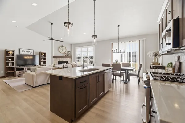 $549,900 | 2875 East Turquoise Lane, Appleton, WI 54913