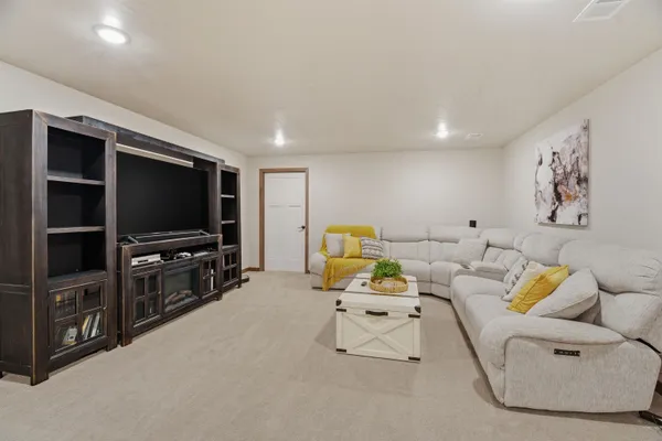 $549,900 | 2875 East Turquoise Lane, Appleton, WI 54913