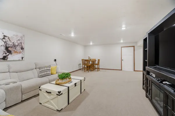 $549,900 | 2875 East Turquoise Lane, Appleton, WI 54913