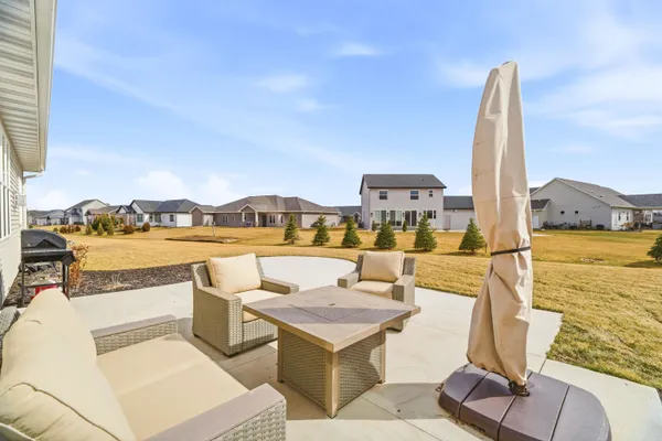 $549,900 | 2875 East Turquoise Lane, Appleton, WI 54913