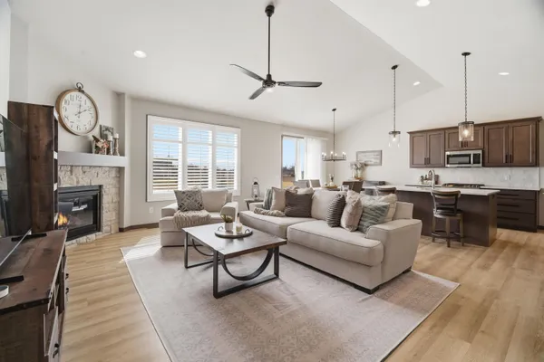 $549,900 | 2875 East Turquoise Lane, Appleton, WI 54913