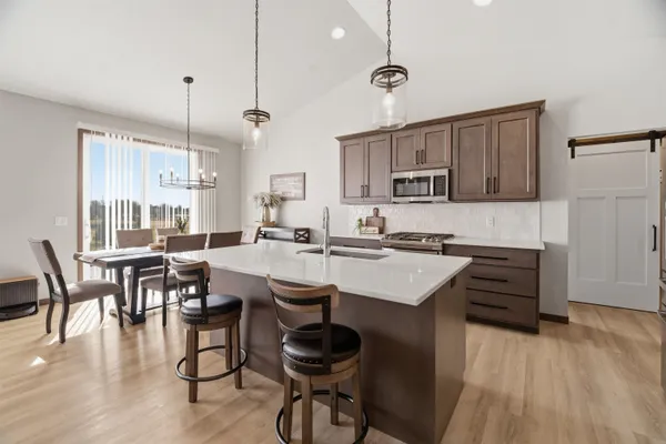 $549,900 | 2875 East Turquoise Lane, Appleton, WI 54913