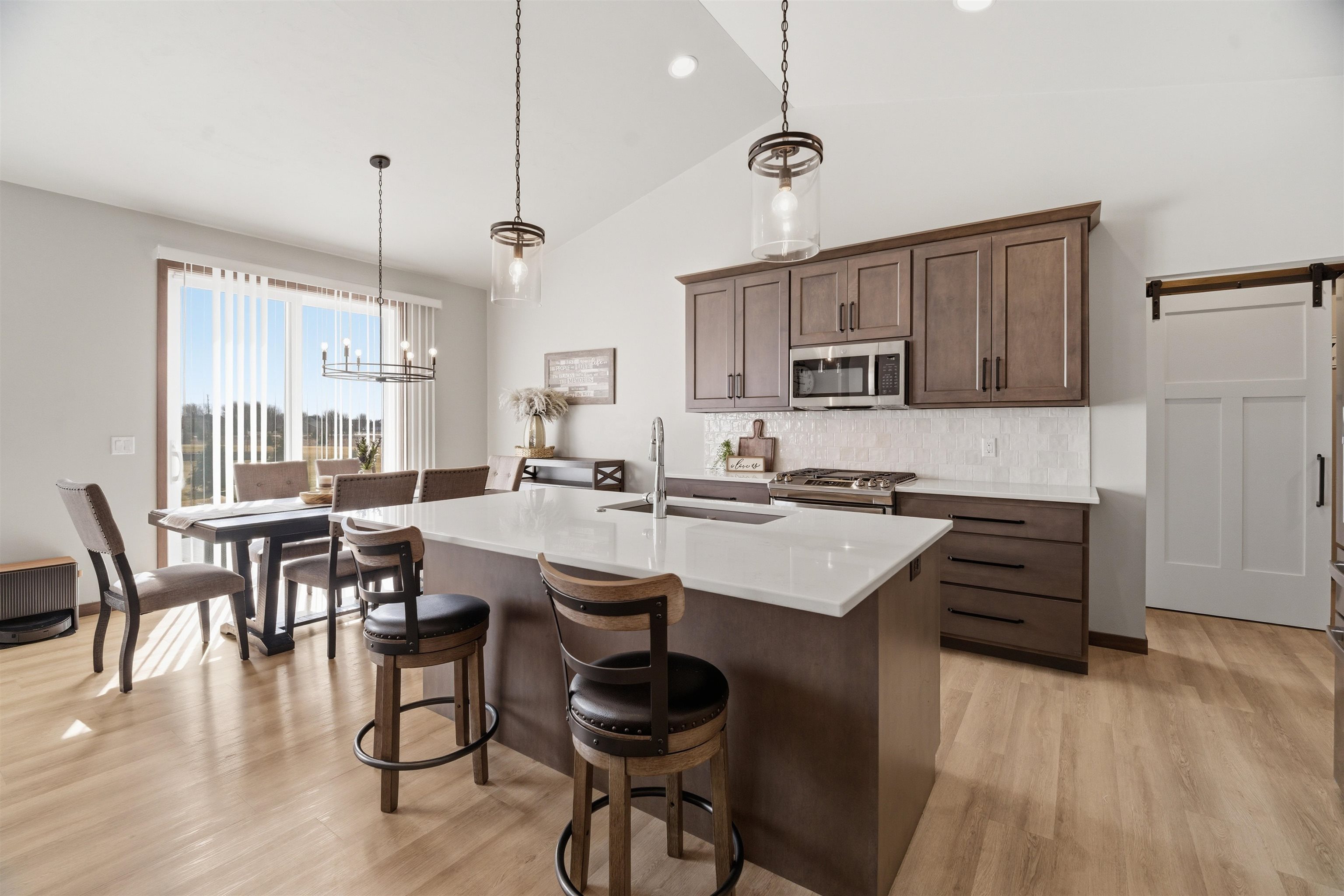 2875 East Turquoise Lane Appleton, WI 54913 - Photo 8 of 41