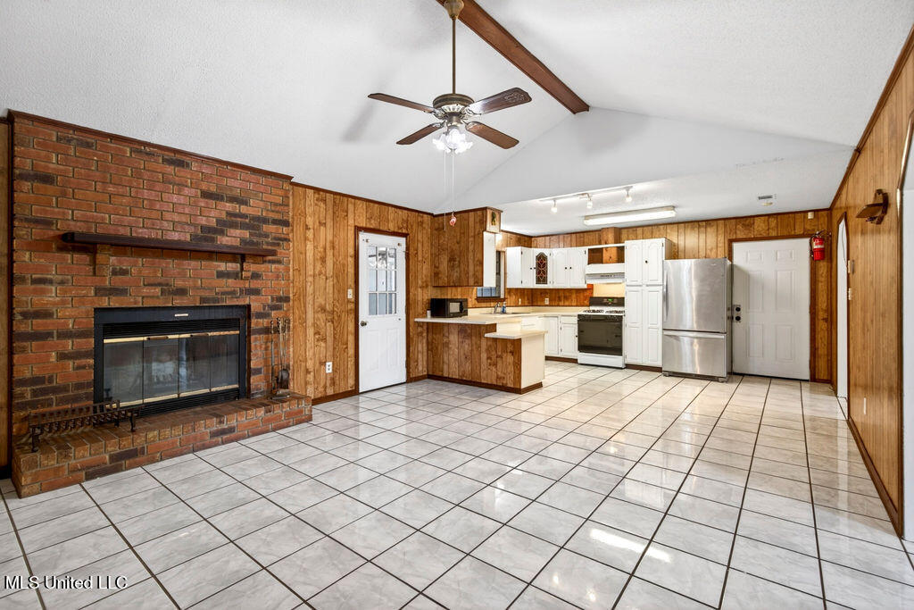 596 Tegarden Road Gulfport, MS 39507 - Photo 10 of 35 596TegardenRd-Family Room