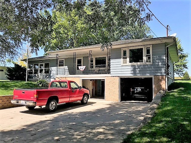 630 Reynoldswood Road Dixon, IL 61021 - Photo 1 of 14