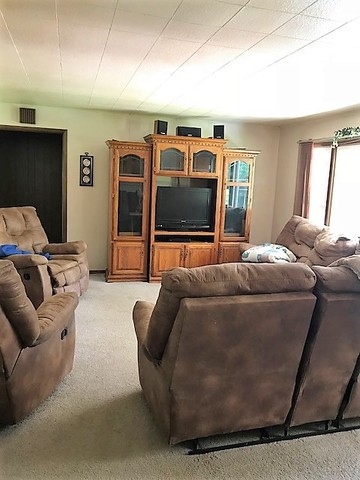 630 Reynoldswood Road Dixon, IL 61021 - Photo 3 of 14