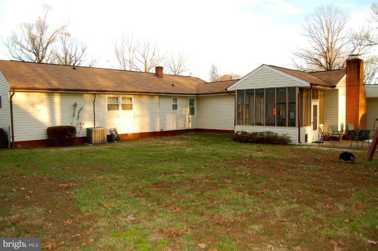 21 Pendleton Road Fredericksburg, VA 22405 - Photo 2 of 10 Exterior (Rear)