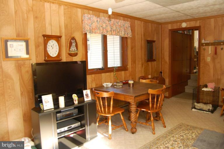 21 Pendleton Road Fredericksburg, VA 22405 - Photo 8 of 10 Family Room