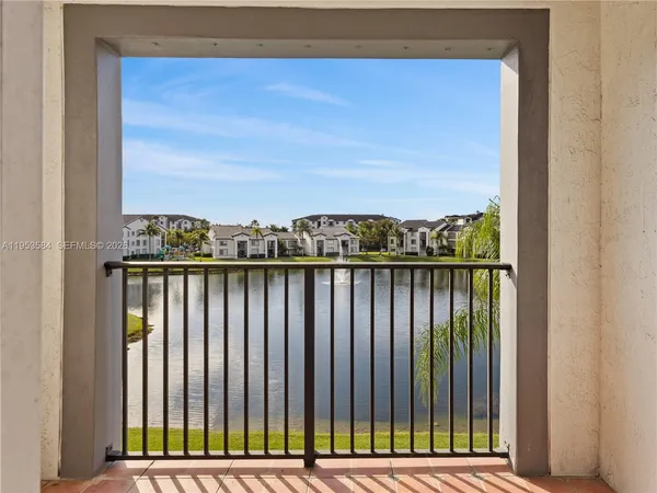 $2,600 | 4460 Northwest 107th Avenue, Unit 3048, Doral, FL 33178