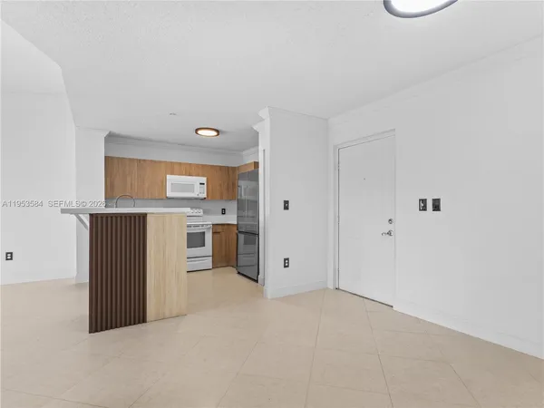 $2,600 | 4460 Northwest 107th Avenue, Unit 3048, Doral, FL 33178