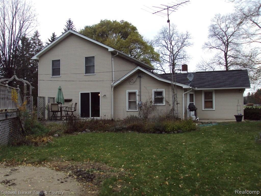 3483 Byron Road Howell, MI 48855 - Photo 4 of 22 Back of Home