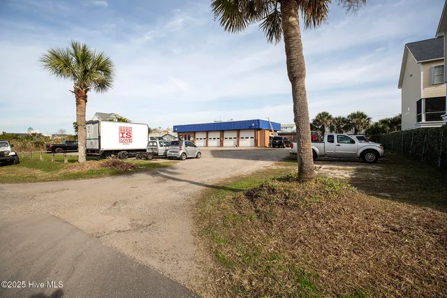 $2,200,000 | 109 Sumter Avenue, Carolina Beach, NC 28428