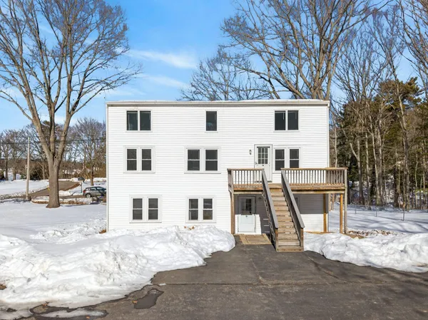 $1,250,000 | 8-10 Bayview Lane, Kittery, ME 03904