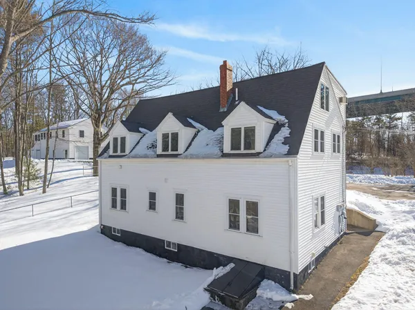 $1,250,000 | 8-10 Bayview Lane, Kittery, ME 03904