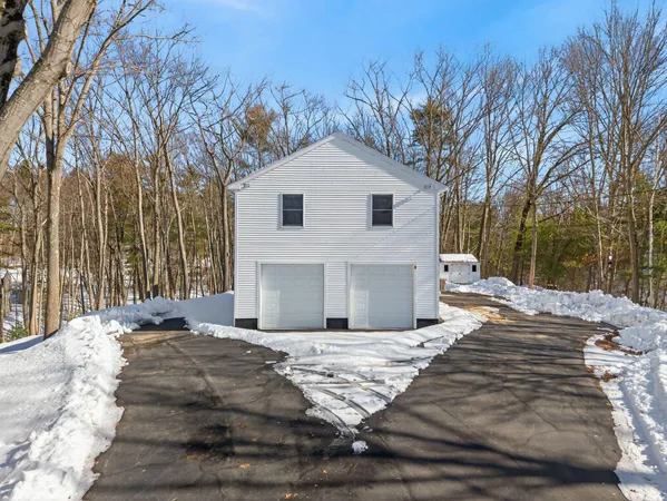 $1,250,000 | 8-10 Bayview Lane, Kittery, ME 03904